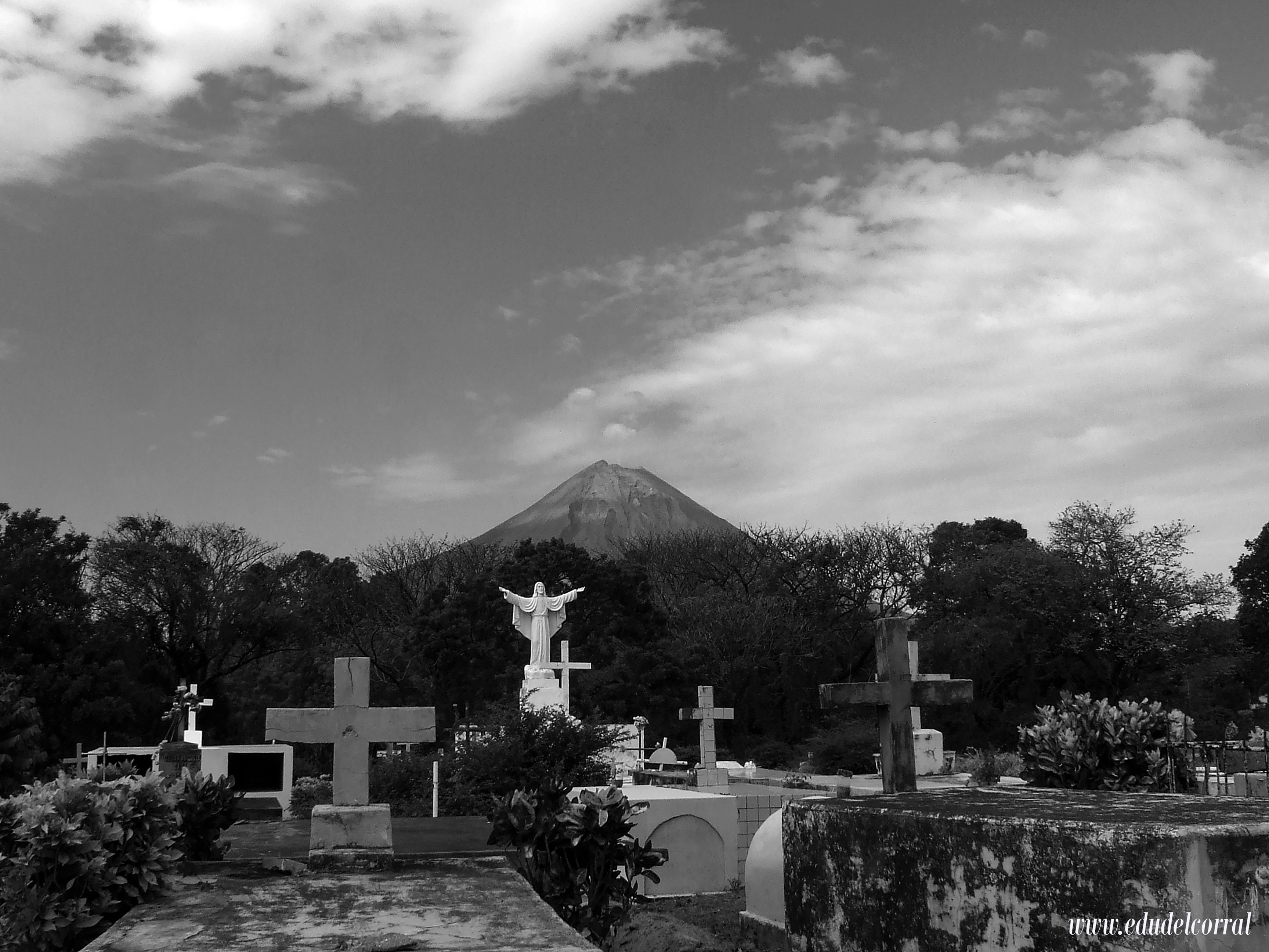 Cementerio de la isla Los Ángeles, Isla Ometepe, Rivas, Nicaragua
