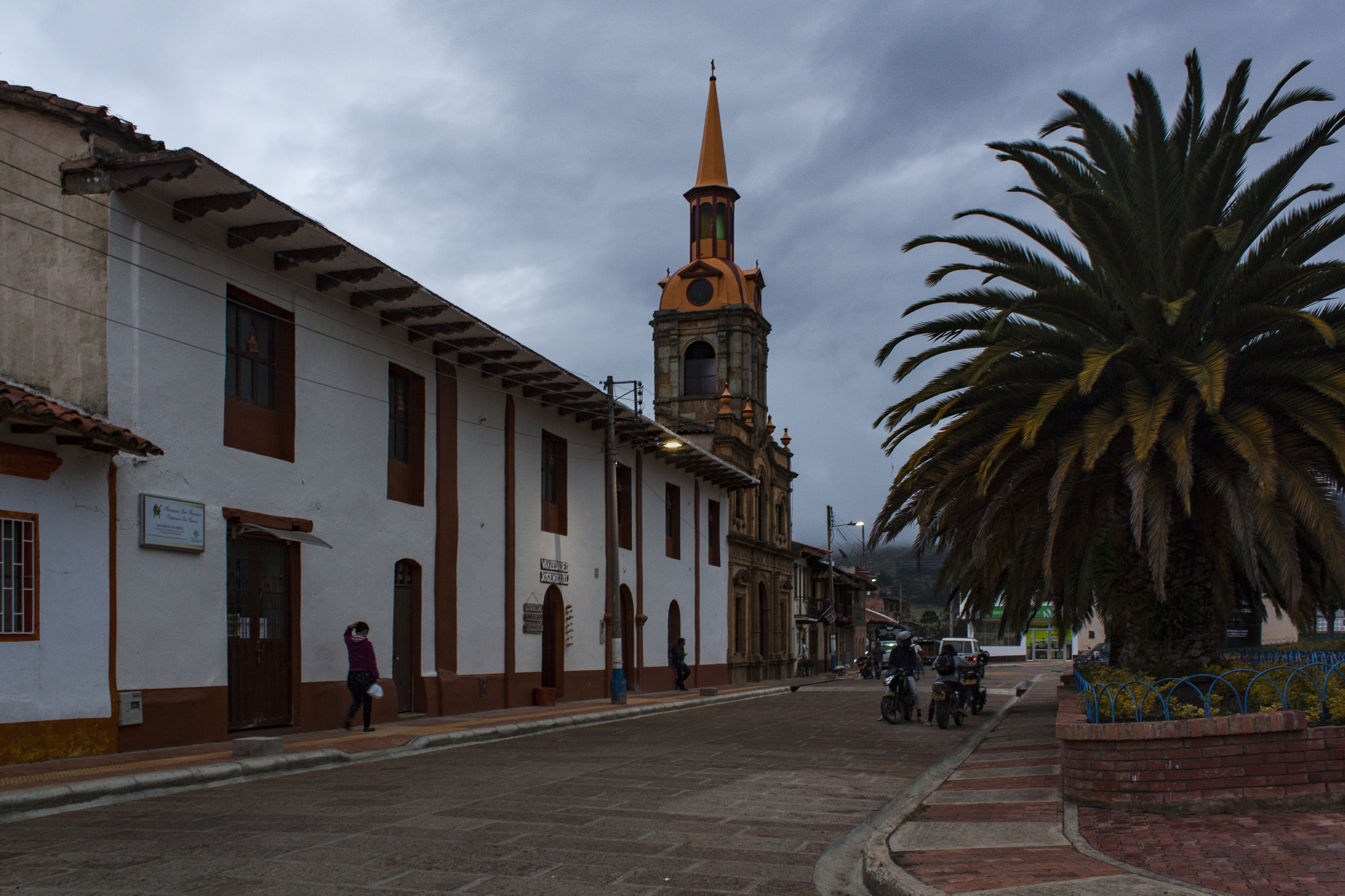 Vista a la plaza Santa Sofía, Boyacá, Colombia