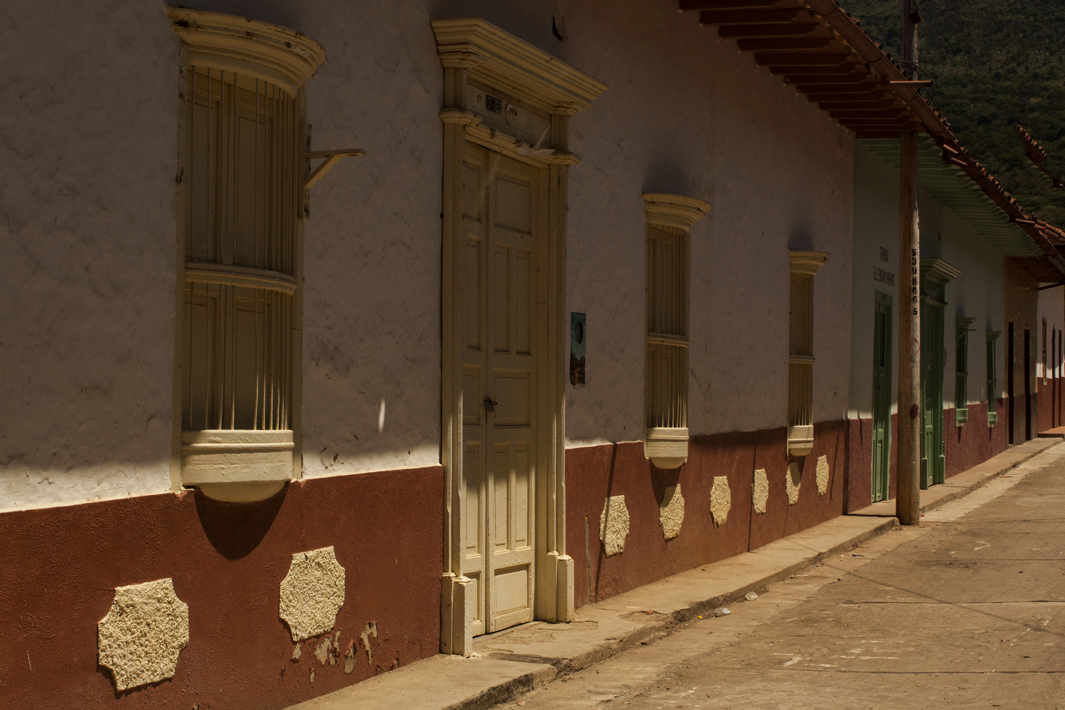 Las fachadas del pueblo Galán, Santander, Colombia