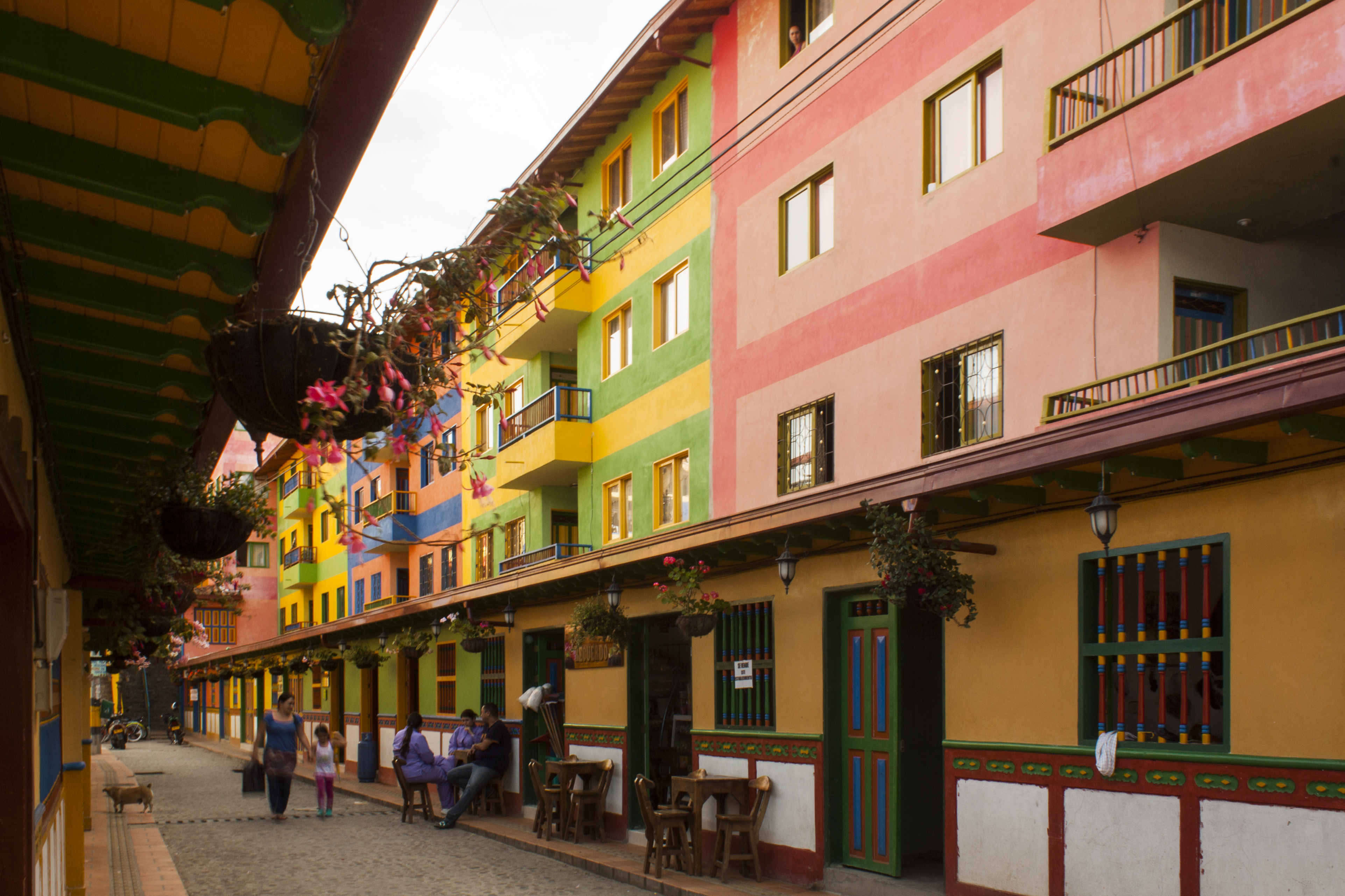 Los colores de la calle Guatapé, Antioquia, Coloimbia