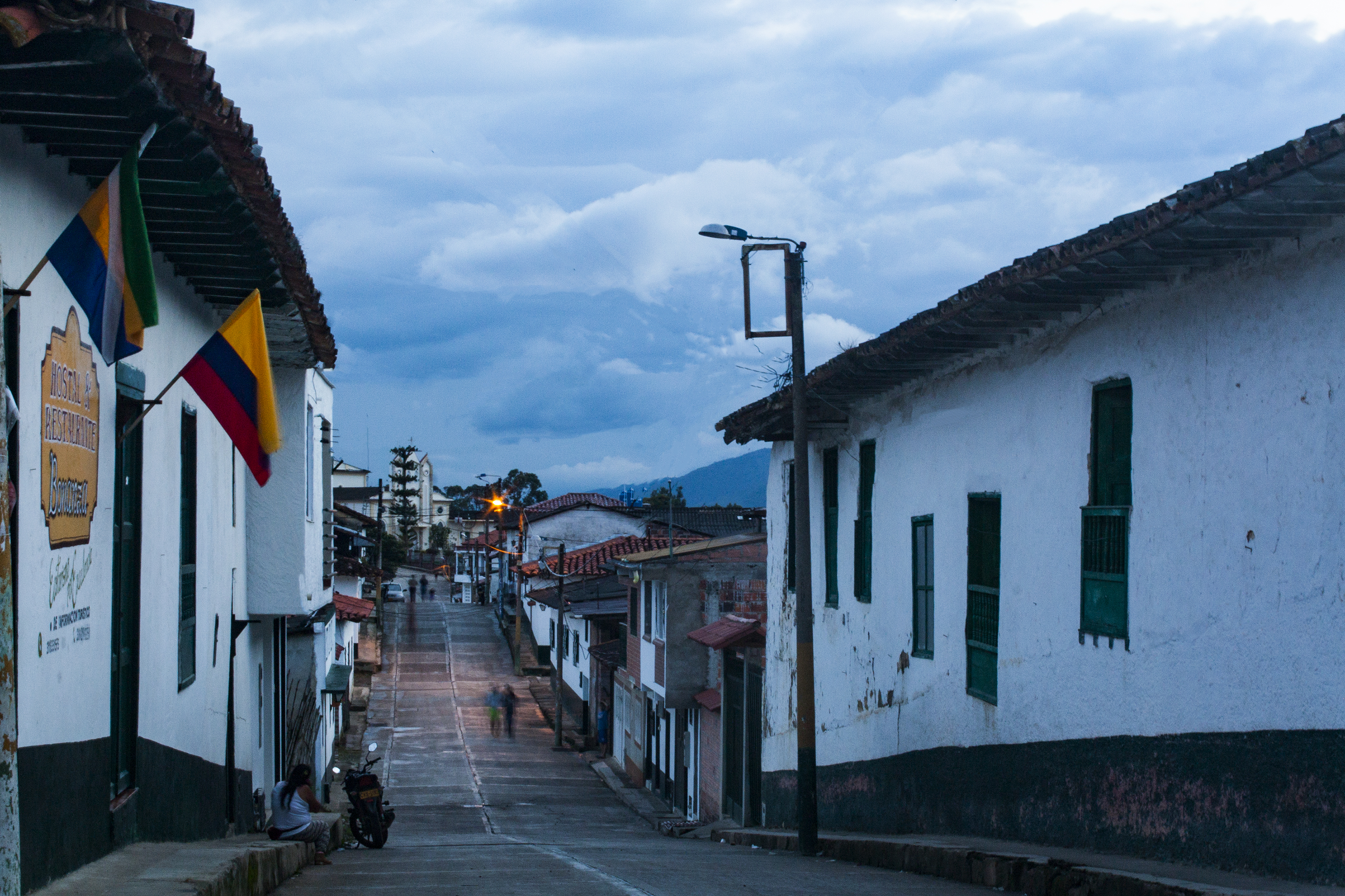 Atardecer en el pueblo Guadalupe, Santander, Colombia