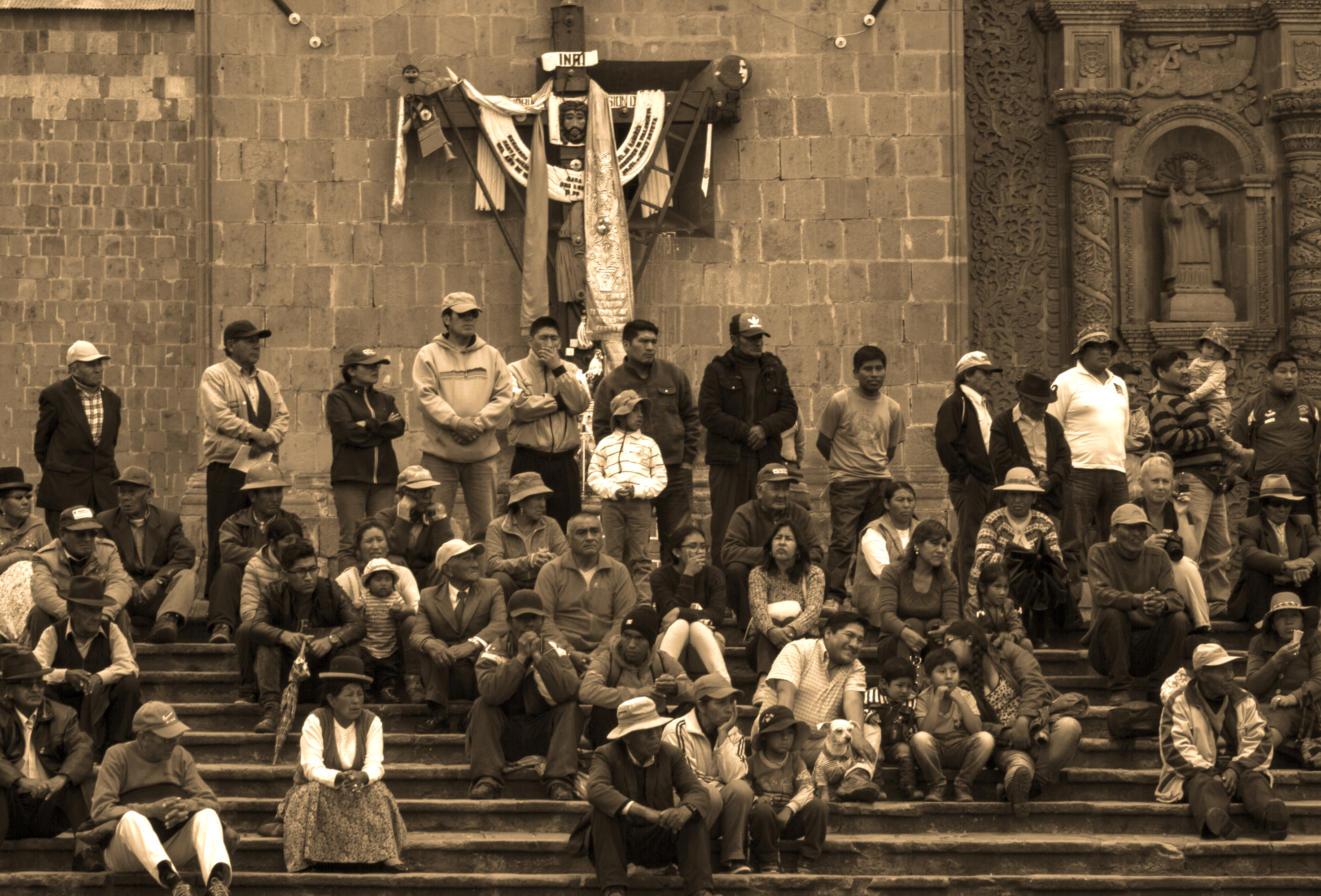 Domingo en el centro Plaza de Armas, Puno, Perú