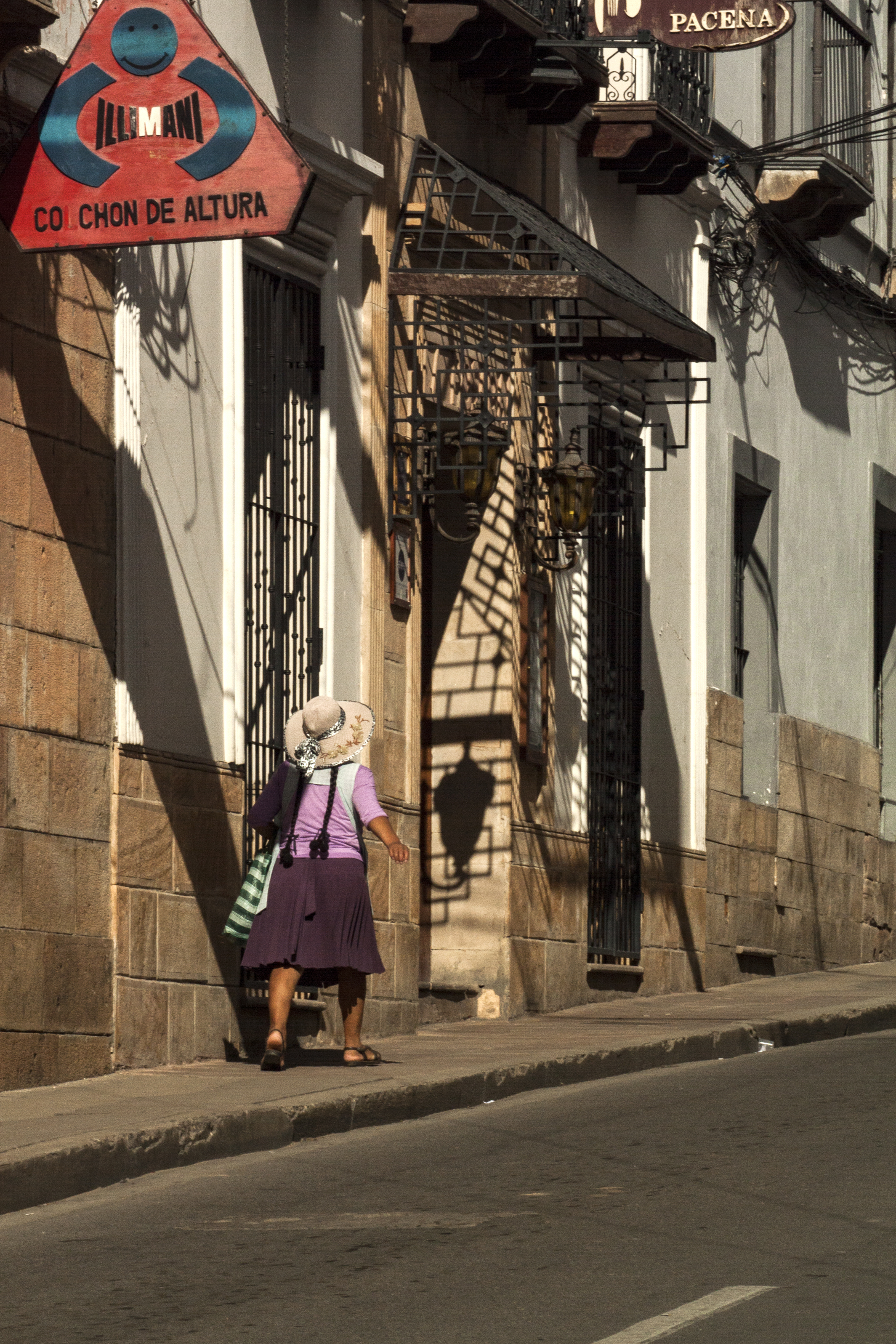 La subida de la calle Grau Sucre, Chuquisaca, Bolivia