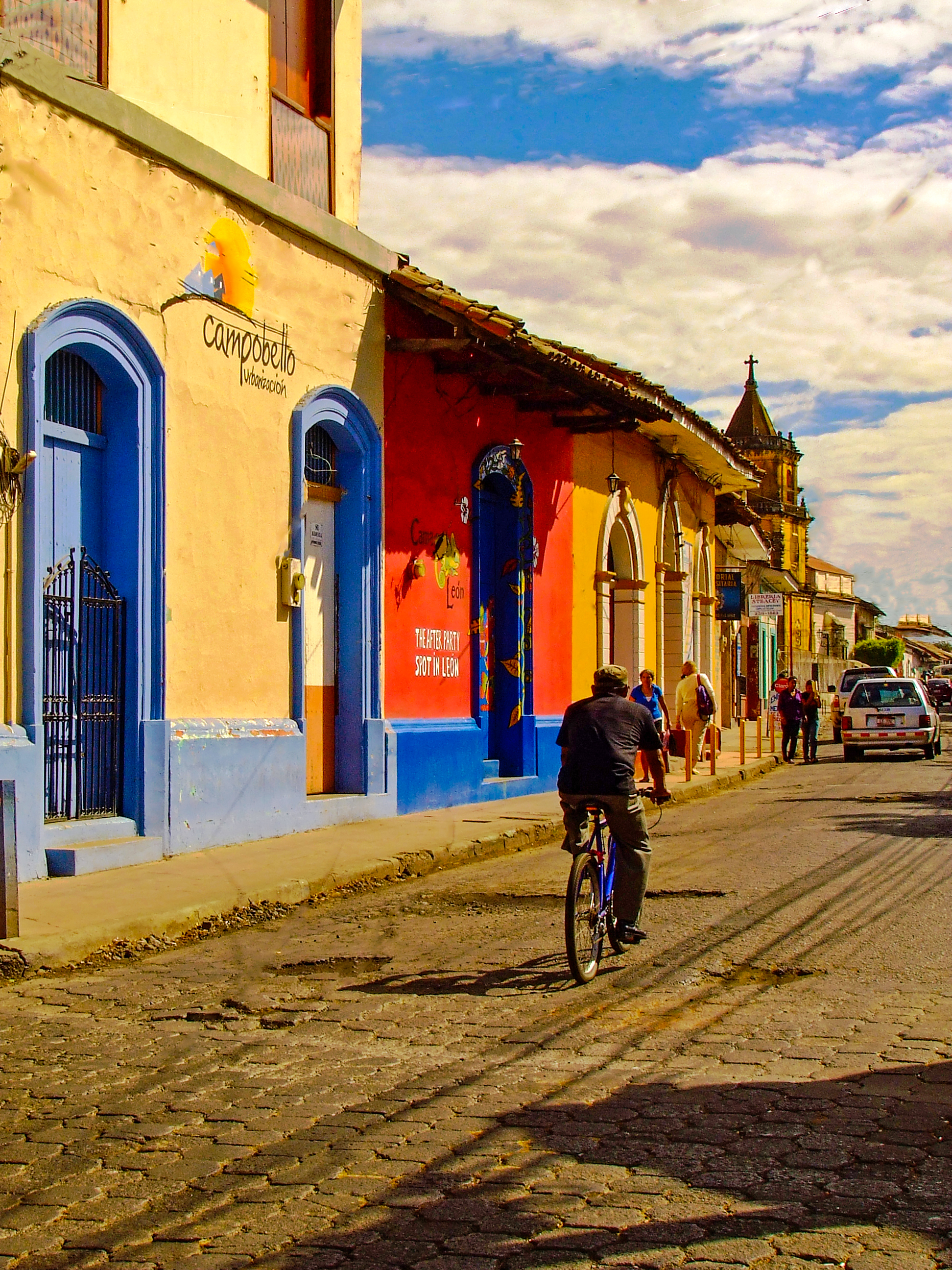 Calles de centro ciudad de León, León, Nicaragua