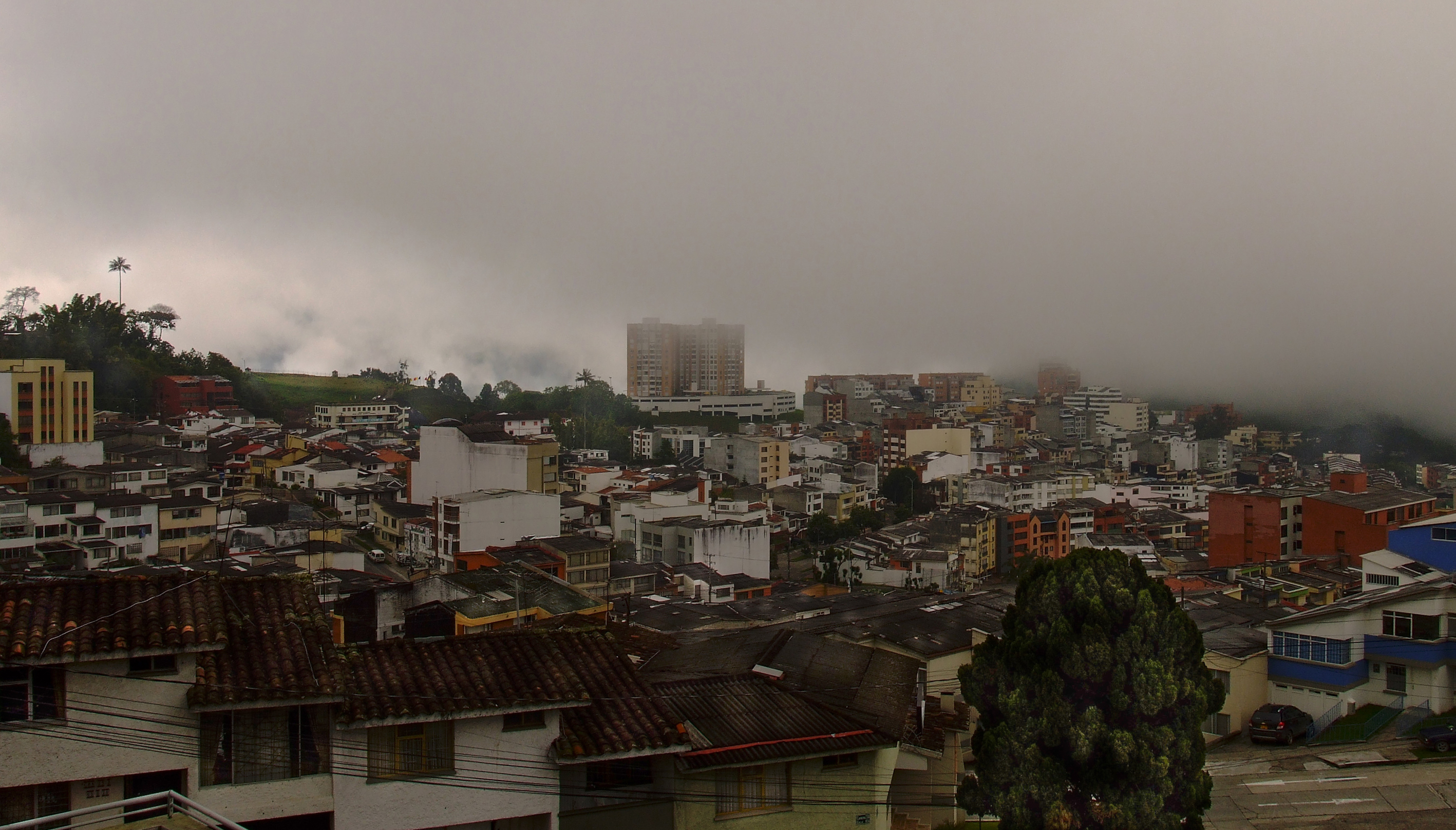 Neblina mañanera Ciudad de Manizales, Caldas, Colombia