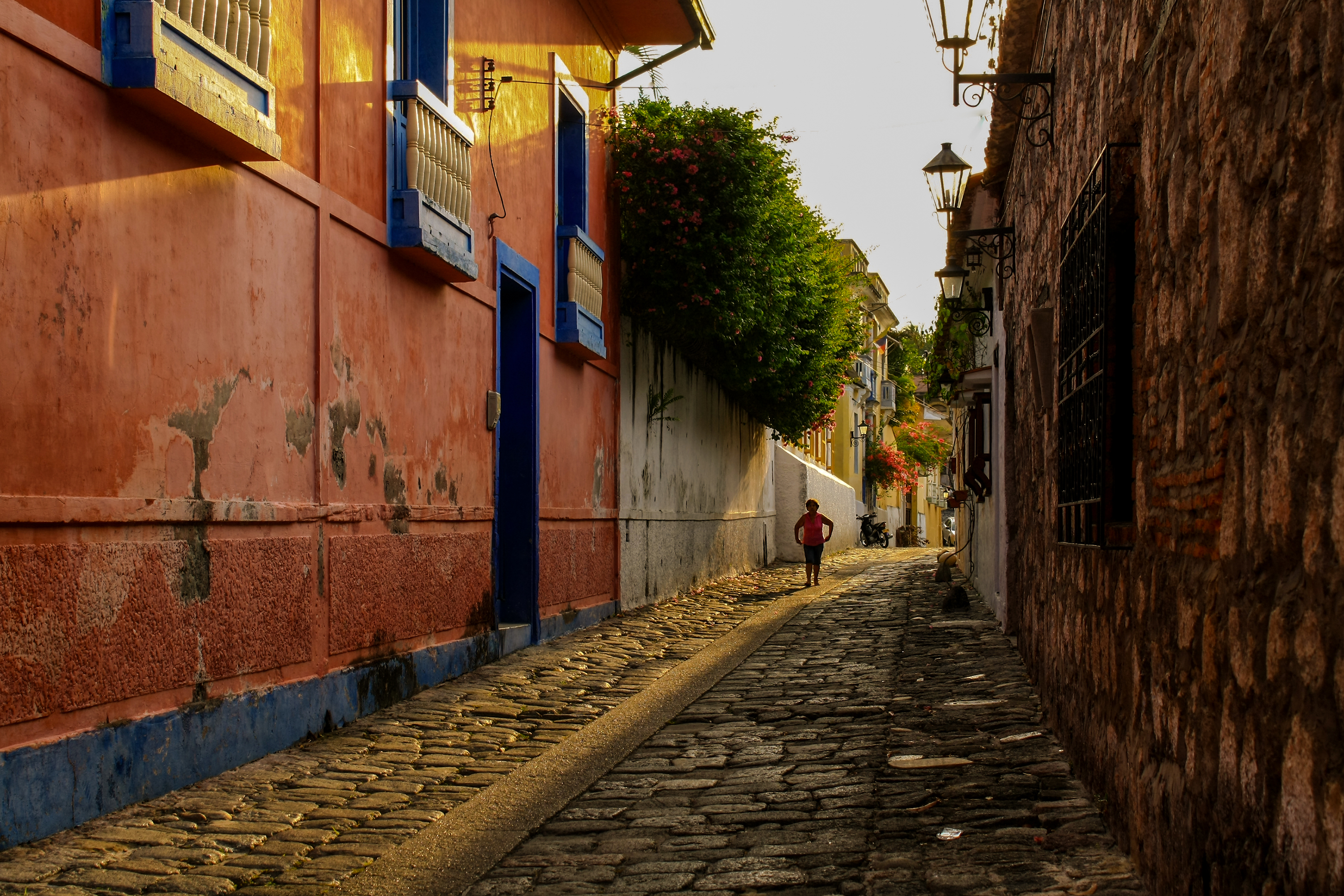 Las calles al alba honda, Tolima, Colombia